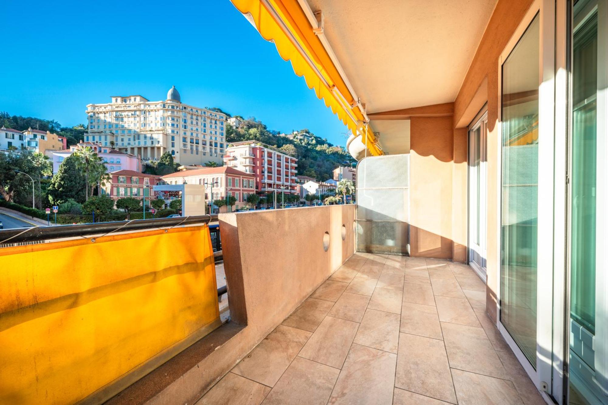 Castel 2 Studio Au Centre Ville De Menton Gare Sncf Esterno foto